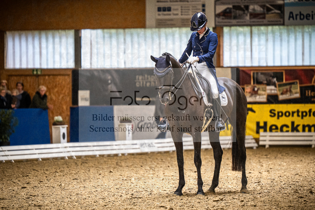 DOS_1660 | Entdecke hochwertige Reitturnierfotos von Foto Oger. Professionell, emotional und authentisch – jetzt Lieblingsmomente im Shop bestellen.Deutschlandweite Turnierfotografie. - Realisiert mit Pictrs.com