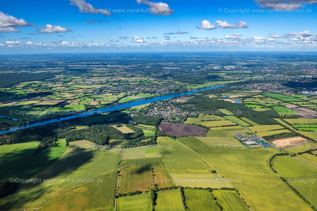 Schülp_bei_Rendsburg_Nord_Ostsee_Kanal_ELS_2356200922 | SCHüLP B. RENDSBURG 20.09.2022 Ortsansicht der Straßen und Häuser der Wohngebiete in Schülp b. Rendsburg im Bundesland Schleswig-Holstein, Deutschland. // Town View of the streets and houses of the residential areas in Schuelp b. Rendsburg in the state Schleswig-Holstein, Germany. Foto: Martin Elsen