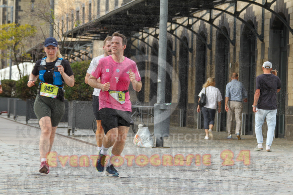 250920_1530_EV4_9014 | Sportfotografie im Rhein-Sieg Kreis, Köln, Bonn, NRW, Rheinland Pfalz, Hessen, etc. Unser Tätigkeitsfeld umfasst den Laufsport vom Volkslauf über den Marathon, Duathlon, Triathon bis zum Ultralauf wie Kölnpfad Ultra oder Schindertrail.