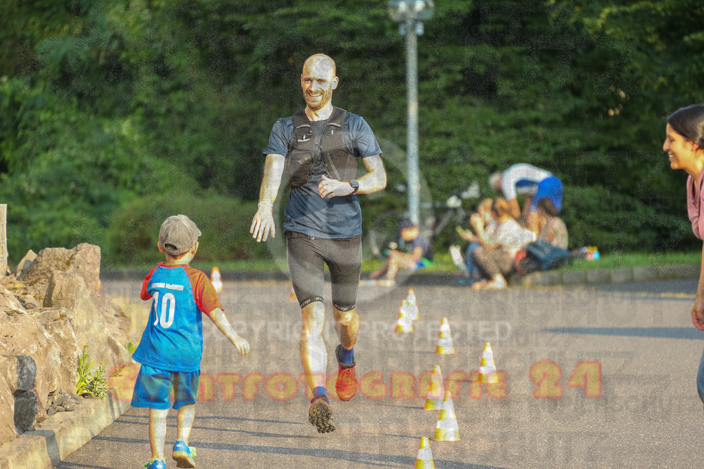 240802_1909_EX1_6091 | Sportfotografie im Rhein-Sieg Kreis, Köln, Bonn, NRW, Rheinland Pfalz, Hessen, etc. Unser Tätigkeitsfeld umfasst den Laufsport vom Volkslauf über den Marathon, Duathlon, Triathon bis zum Ultralauf wie Kölnpfad Ultra oder Schindertrail.