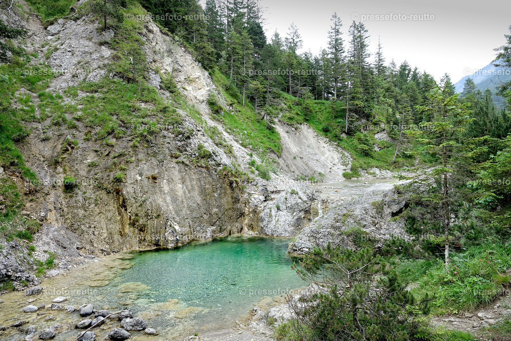 welltvi-2019-Juli09--Stuibenfaelle-Planseeabfluss-Reutte-DSD03342 | Info aus dem Bezirk Reutte/Ausserfern Tirol sowie eine umfangreiche Bilddatenbank über die gesamte Region: Lechtal, Talkessel Reutte, Tannheimertal, Zwischentoren. Lech, Plansee, Zugspitze, Grenztunnel, B179, Fernpassstraße, Verkehr, Lawinen, Tradition, - Realisiert mit Pictrs.com