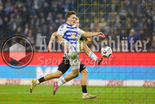 MSV Duisburg vs SV Waldhof Mannheim - 3. Liga | Duisburg, Deutschland, 07.11.25:   Patrick Sussek (MSV Duisburg) in Aktion am Ball, Einzelaktion waehrend des Spiels der 3. Liga MSV Duisburg vs SV Waldhof Mannheim in der schauinsland-reisen-arena(Foto von Brauer-Fotoagentur / Adrian Schlueter)