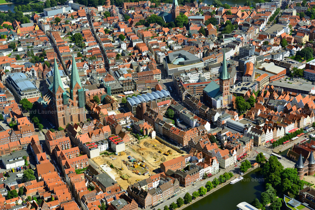 3622098 | Innenstadtbereich Lübeck mit St. Marien-und St.Petri Kirche