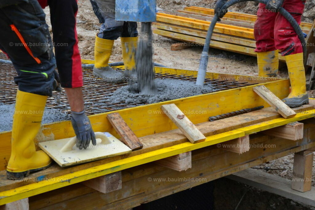bib-lg04-betonarbeiten-0403 | Nach LV-Leistungsgruppen sortierte Detailfotos über den Bau eines Hauses. Alle Hausbau-Bilder direkt vom Urheber und Autor der Website Haus-Selber-Bauen.com