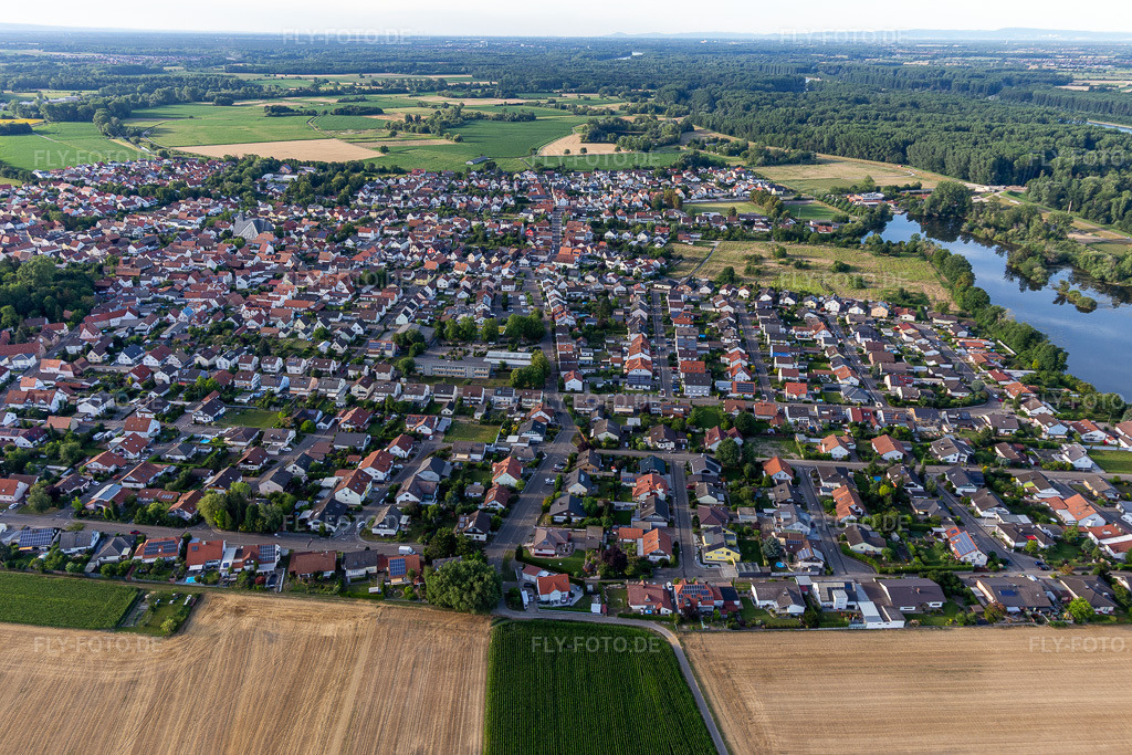Luftbild:  in Leimersheim im Bundesland Rheinland-Pfalz in Deutschland. Foto: IMG_133414.jpg vom 12.07.2022 durch Werner Riehm/FLY-FOTO.deVG Ruelzheim