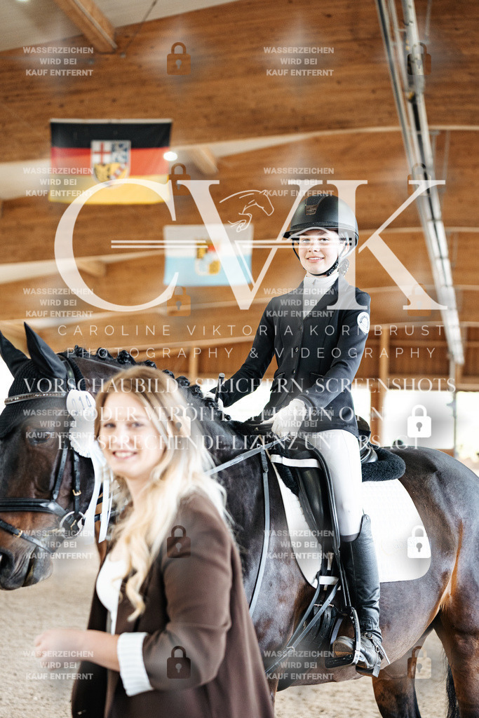 CK703330 | Turnierfotografie Pferdefotografie Trier Rheinland-Pfalz Pferdesport Reitsport Tierfotografie Sportfotografie Pferdevideo Pferdevideografie Equestrianvideography equestrianphotography  - Realisiert mit Pictrs.com