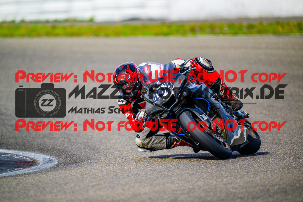 MaZZes_FotoMatrix_240911_6007705_4148 | WEISS