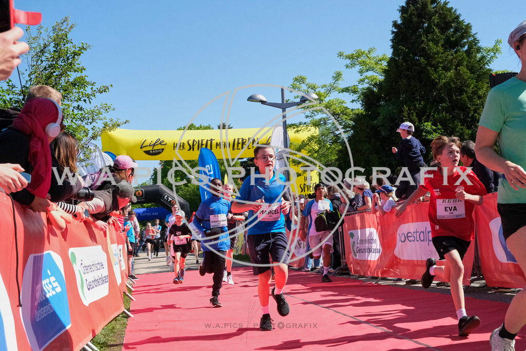 ..... | LINZ,AUSTRIA,27.April 24, Int. 3 Brückenlauf Linz  , Image shows: Photo: WAPICS / Michael ring