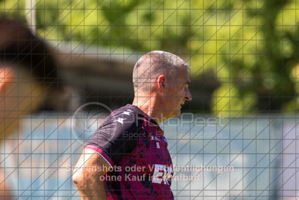 20250629_110423_1429 | #,1.Göppinger SV, Fussball, Oberliga BW - Trainingsauftakt, Saison 2025/2026, Rasensportplatz Stadion SV Göppingen, Hohenstaufenstr. 116, 73033 Göppingen, 29.06.2025 - 10:30 Uhr,Foto: PhotoPeet-Sportfotografie/Peter Harich
