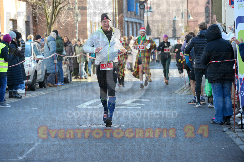 241201_1237_EX1_2949 | Sportfotografie im Rhein-Sieg Kreis, Köln, Bonn, NRW, Rheinland Pfalz, Hessen, etc. Unser Tätigkeitsfeld umfasst den Laufsport vom Volkslauf über den Marathon, Duathlon, Triathon bis zum Ultralauf wie Kölnpfad Ultra oder Schindertrail.