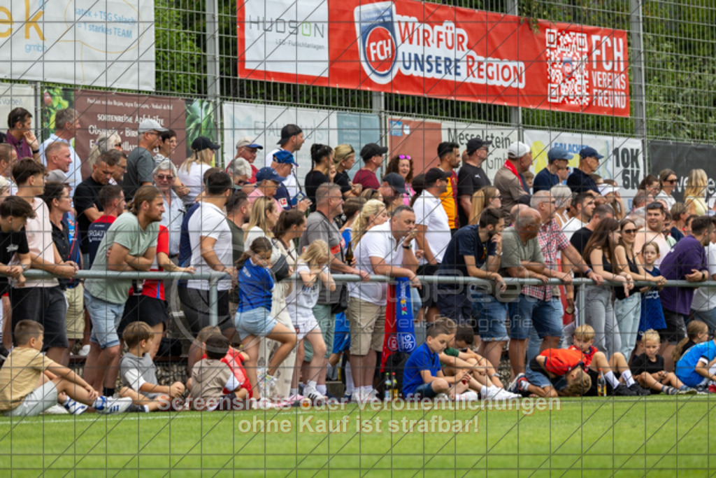 20250706_160038_1202 | #,TSG Salach (blau) vs. 1.FC Heidenheim (rot), Fußball, Freundschaftsspiel - WfV, Saison 2025/2026, Rasensportplatz, Staufenecker Str. 41, 73084 Salach, 06.07.2025 - 15:30 Uhr,Foto: PhotoPeet-Sportfotografie/Peter Harich