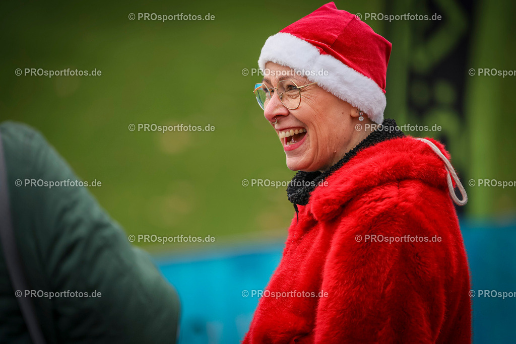 6. Bonner Nikolauslauf; Bonn, 14.12.2025 | Impressionen vom 6. Bonner Nikolauslauf am 14.12.2025 in Bonn (Nordrhein-Westfalen). 