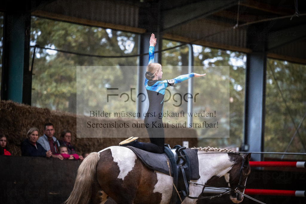 DOS_0101 | Entdecke hochwertige Reitturnierfotos von Foto Oger. Professionell, emotional und authentisch – jetzt Lieblingsmomente im Shop bestellen.Deutschlandweite Turnierfotografie. - Realisiert mit Pictrs.com