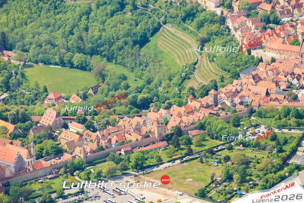 Luftbild von Spitalgasse-stadtmauer Rothenburg-tauber - Luftaufnahme wurde 2015 von https://frankenair.de mittels Flugzeug (keine Drohne) erstellt - die Geschenkidee
