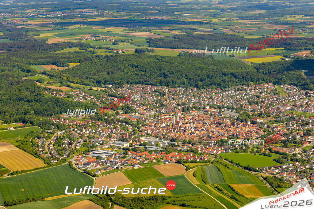Das Luftbild zeigt :  Wemding - Die Luftaufnahme wurde 2024 vom UL-Flugzeug aus erstellt ( keine Drohne ) - Hochauflösende Luftaufnahme - Für grossformatige Ausdrucke geeignet. Die Geschenkidee !Mit Lizenz und Bildrechte bestellbar