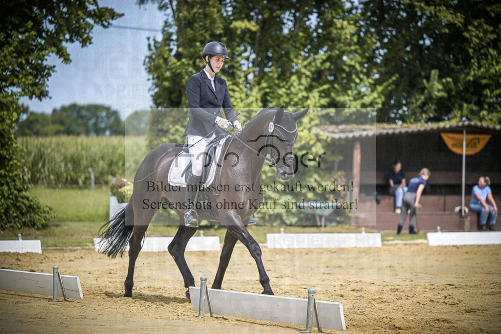 DOS_1203 | Entdecke hochwertige Reitturnierfotos von Foto Oger. Professionell, emotional und authentisch – jetzt Lieblingsmomente im Shop bestellen.Deutschlandweite Turnierfotografie. - Realisiert mit Pictrs.com