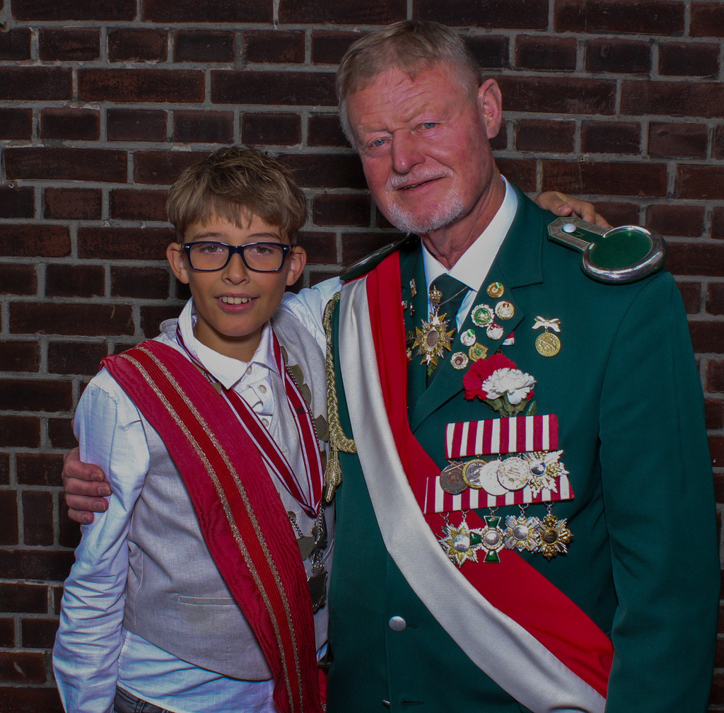 top-top.de-250601-204 | Foto, Video, Fotografie, Videografie, Fotobox, DJ, Discjockey, Musik, Musikbox, Veranstaltung, Photobooth, Amazon, Ebay, Buchtipp, Bestseller, Autor, Verlag, Buch, Wesel, Hamminkeln, NRW, Dinslaken, Rees, Drohne, Hochzeit, Party, Fotobox, Wesel, Fotograf