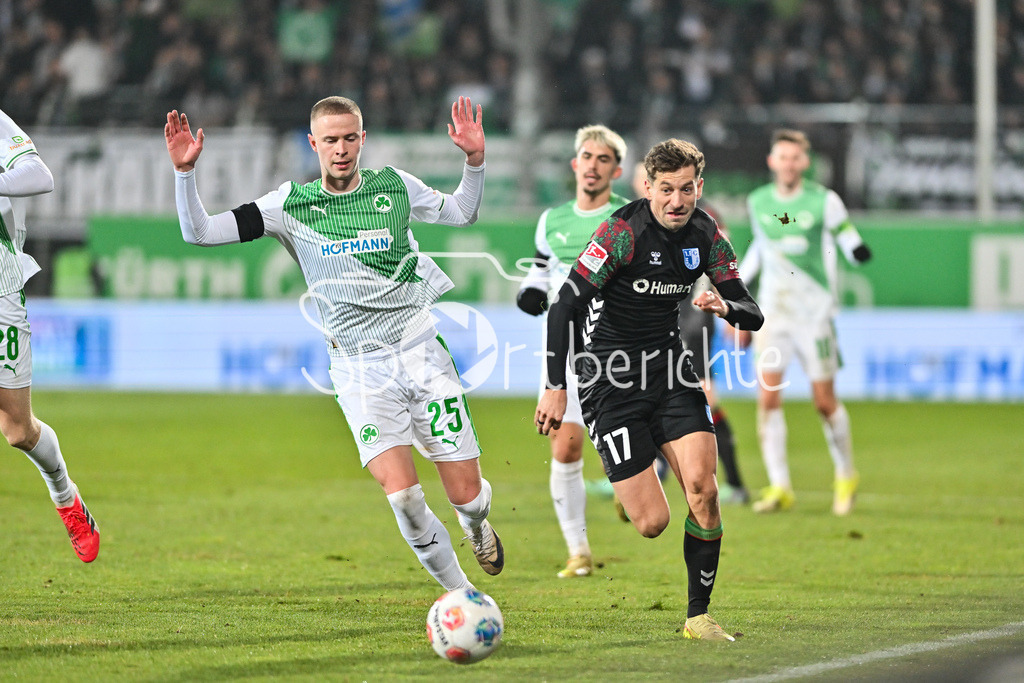 SpVgg Greuther Fürth - 1. FC Magdeburg | FUERTH, GERMANY - 06. FEBRUARY: im Duell Brynjar Ingo BJARNASON (SpVgg Greuther Fürth 25) und Alexander NOLLENBERGER (1. FC Magdeburg 17) während dem Match zwischen der SpVgg Greuther Fürth und dem 1. FC Magdeburg am 21. Spieltag der 2. Bundesliga im Sportpark Ronhof Thomas Sommer