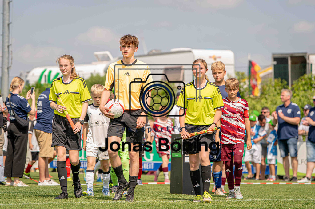 Fußball I E-Junioren I Saison 2025-2026 I OM-Cup Lüsche I Sonntag  I 24423 | jns.sportfotos - Realisiert mit Pictrs.com