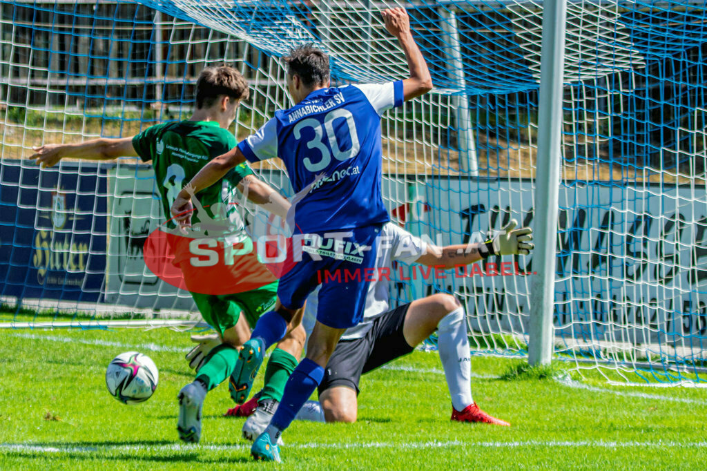 ASV Klagenfurt - Donau Klagenfurt | Luca Thaler (SV Donau Klagenfurt #8) Luca Pichler (ASV Klagenfurt #30) Aljaz Cotman (SV Donau Klagenfurt #1) ; ASV Klagenfurt - Donau Klagenfurt am 31.07.2022 in Klagenfurt
(ASV Platz Annabichl), AUSTRIA, (Photo by Ernst Krawagner sport-fan.at) - Realisiert mit Pictrs.com