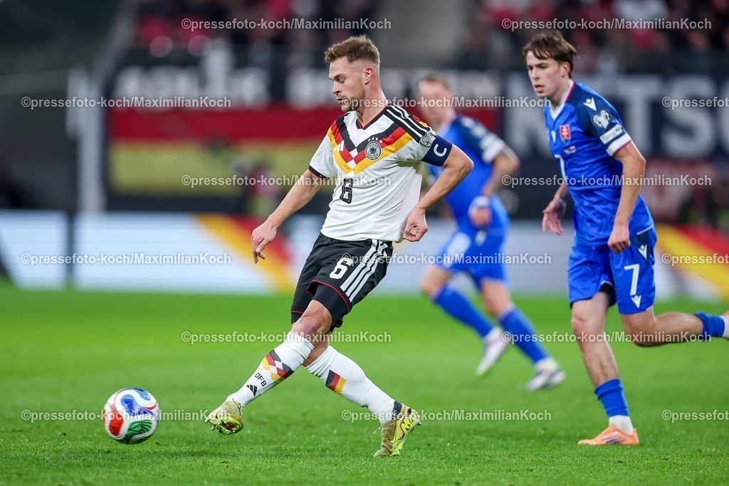 DFB17112501069 | 17.11.2025, Fußball, Länderspiel, WM-Qualifikation Europa, Deutschland - Slowakei, Red Bull Arena (Leipzig), 10. Spieltag, Saison 2025 2026: Joshua Kimmich (GER #06)  Regulations prohibit any use of photographs as image sequences and or quasi-video.