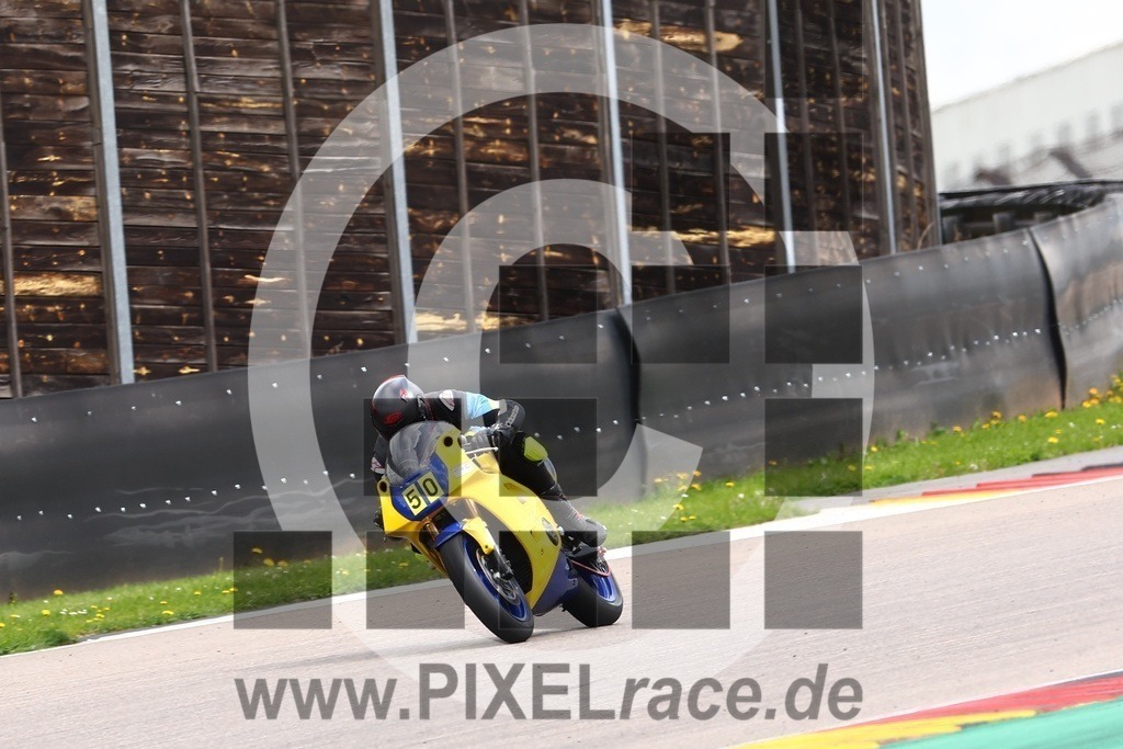 0050-20250422_02627 | Schöne Erinnerungen an spannende Momente - das festzuhalten ist unser Job. PIXELrace.de ist seit 2003 auf den Rennstrecken Europas unterwegs um die Action draußen beim Fahren und die wunderbare Stimmung imm Fahrerlager für euch einzufangen.