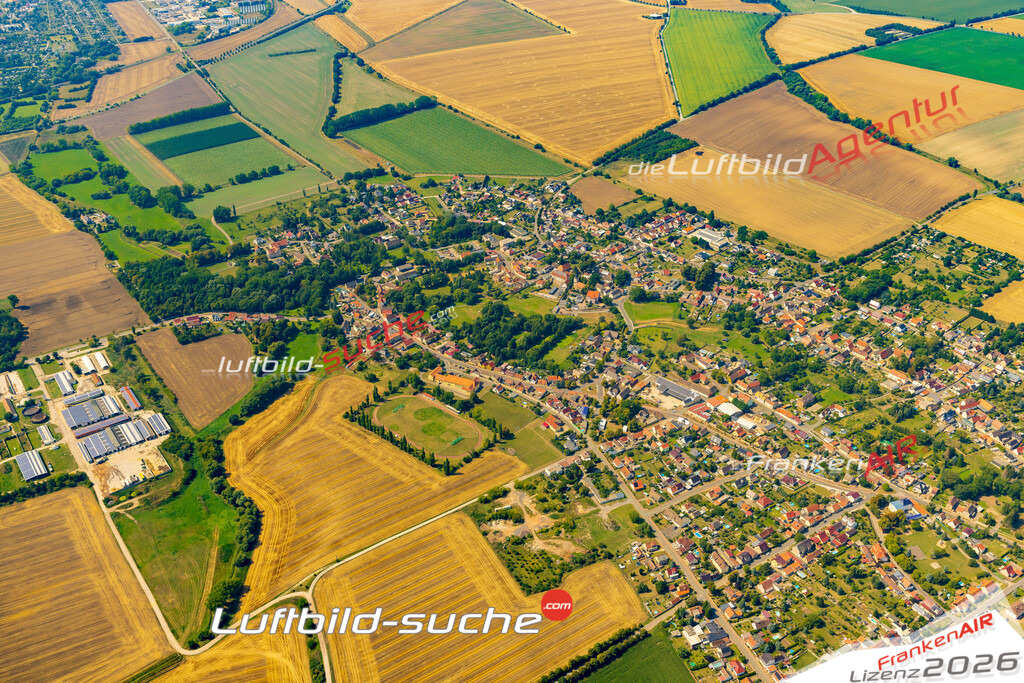Bild der Stadt Obhausen - Die Luftaufnahme wurde 2025 vom UL-Flugzeug heraus erstellt ( keine Drohne ) - Hochauflösende Luftaufnahme - für professionelle Ausdrucke geeignet. Die Geschenkidee !Hier alle&nbsp;Infos zur Lizenzierung der LuftaufnahmeWir fliegen auch dieses Jahr wieder in Ihre Region um Luftbilder zu erstellen.- Luftbild anfragen