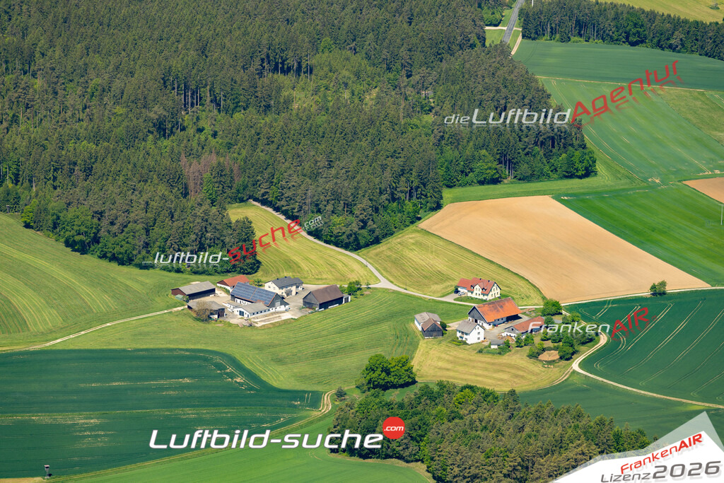 Luftaufnahme von Hainhof Kastl Bild- Das Luftbild wurde 2025 vom UL-Flugzeug heraus erstellt ( keine Drohne ) - Hochauflösende Luftaufnahme -Nicht vergleichbar mit Google Maps oder Satelittenbilder- Die Geschenkidee !Mit Lizenz und Bildrechte bestellbar