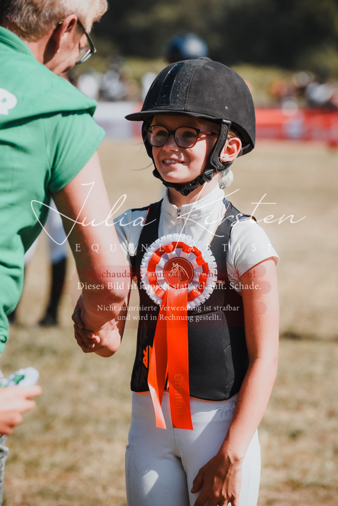 DSC_6338 | Pferde- und Turnierfotografie in Westsachsen. Pferdeportraits, Auftragszeichnungen und intuitive Kunst.
