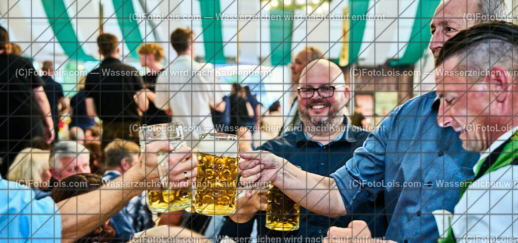 ALP5884_VOLKSFEST_Bieranstich_Ehrengaeste | (C)FotoLois.com, Alois Spandl, BIERANSTICH im Festzelt beim WIESELBURGER VOLKSFEST mit den TSCHECHEN als Vorband und dem Auftritt von Die HIGHLIGHTS, Mi 28. Juni 2023.