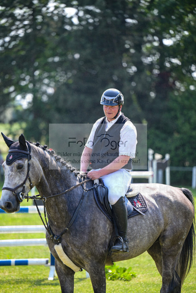 Reitturnier Voxtrup | Entdecke hochwertige Reitturnierfotos von Foto Oger. Professionell, emotional und authentisch – jetzt Lieblingsmomente im Shop bestellen.Deutschlandweite Turnierfotografie. - Realisiert mit Pictrs.com