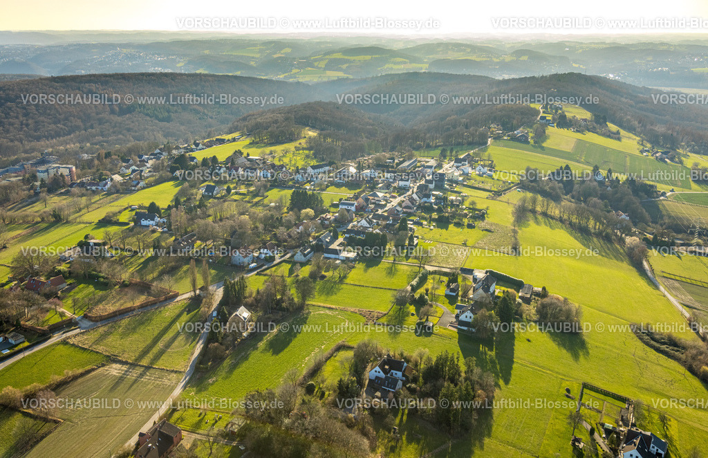 Herdecke260304176 | Luftbild, waldige Hügellandschaft mit Fernsicht, grüne Wiesen und Felder, Weg zum Poethen, Wiesen oberhalb Bergweg für geplante Photovoltaik-Anlage, Westende, Herdecke, Ruhrgebiet, Nordrhein-Westfalen, Deutschland