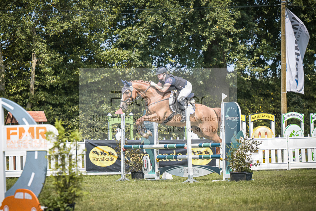 DOS_5085 | Entdecke hochwertige Reitturnierfotos von Foto Oger. Professionell, emotional und authentisch – jetzt Lieblingsmomente im Shop bestellen.Deutschlandweite Turnierfotografie. - Realisiert mit Pictrs.com