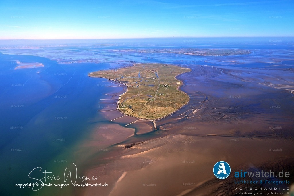 Halligen-Inseln-Weltnaturerbe-Wattenmeer-04-2023-airwatch-wagner-240A0252 | Entdecken Sie atemberaubende Luftbilder und Fotografien auf airwatch.de - Tauchen Sie ein in eine Welt voller faszinierender Aufnahmen aus der Vogelperspektive.