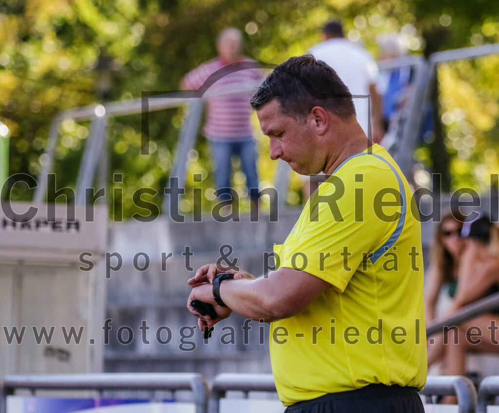 2023-08-19_040_SG_Markt_Schwaben_II_gegen_TSV_Ottobrunn_III | Markt Schwaben, Deutschland, 19.08.2023:
Fußball, C-Klasse 2023 / 2024, 1. Spieltag, (SG) Markt Schwaben II gegen TSV Ottobrunn III, Endergebnis: 0:4

Schiedsrichter Patrick König

Foto: Christian Riedel / fotografie-riedel.net