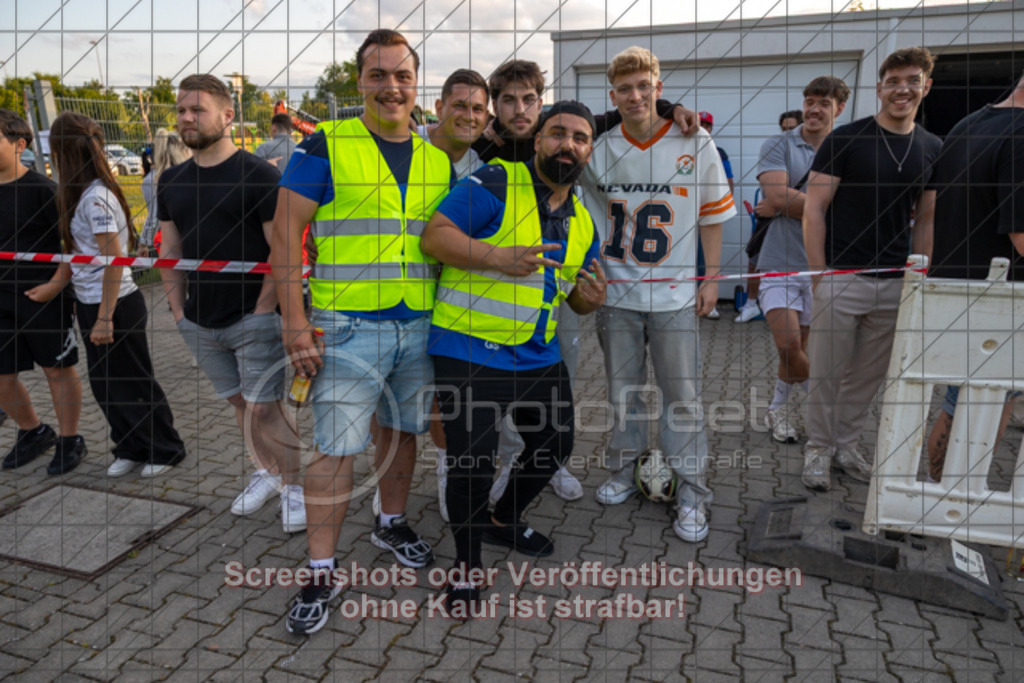 20250616_203655_0910 | #,  TV Eybach (weiß) vs. 1.FC Donzdorf II (rot), Fussball, Entscheidungsspiel 3 in Kreisliga A3 - Bezirk Neckar/Fils, Saison 2024/2025, Rasensportplatz, Staufenecker Str. 41, 73084 Salach, 16.06.2025 - 18:30 Uhr,Foto: PhotoPeet-Sportfotografie/Peter Harich