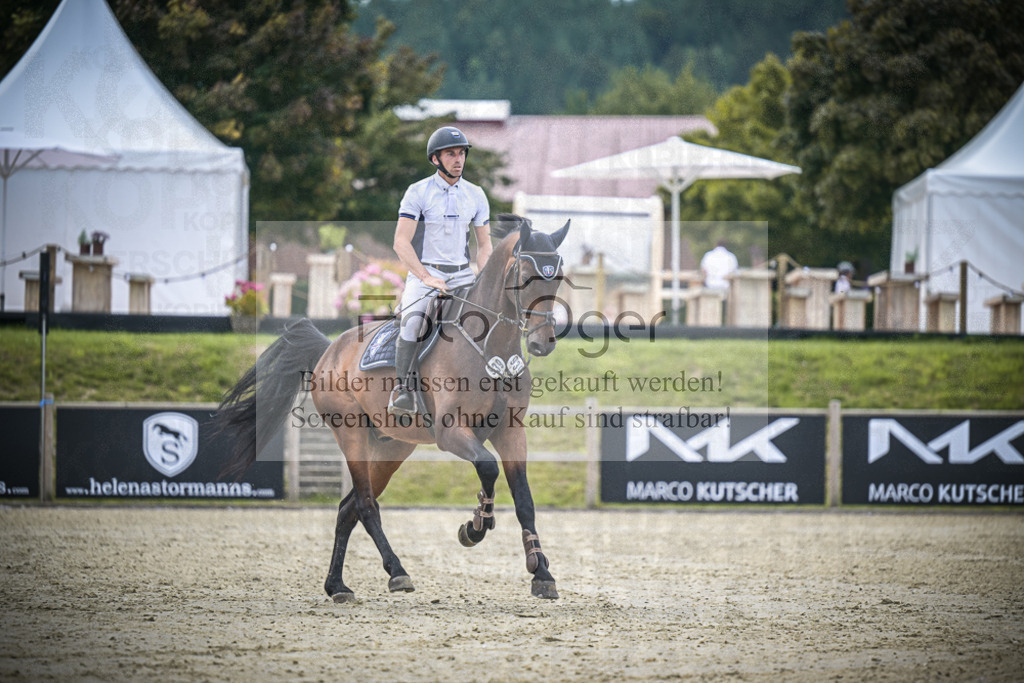 DOS_5591 | Entdecke hochwertige Reitturnierfotos von Foto Oger. Professionell, emotional und authentisch – jetzt Lieblingsmomente im Shop bestellen.Deutschlandweite Turnierfotografie. - Realisiert mit Pictrs.com