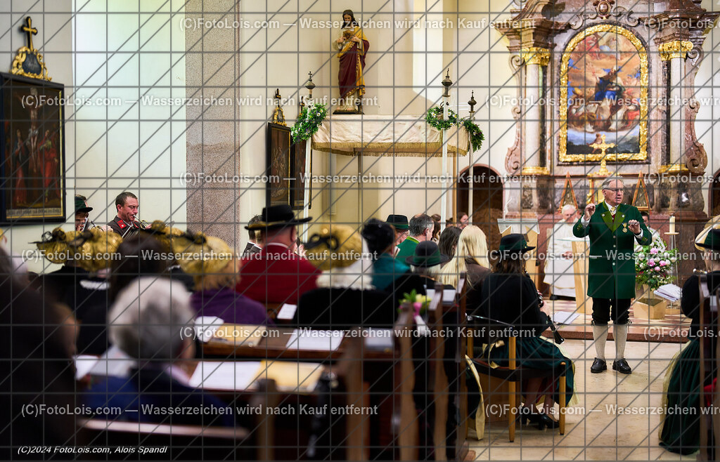 ALP7666_Fronleichnam_Lackenhof_Messe | (C)FotoLois.com, Alois Spandl. FRONLEICHNAM in Lackenhof mit Pfarrer Norbert Burmettler, Musikkapelle, Feuerwehr, Goldhaubengruppe und vielen LackenhoferInnen, Do 30. Mai 2024.