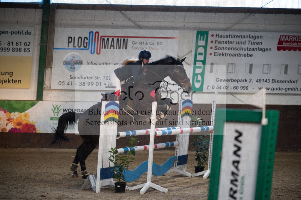 Hallenreittunier Voxtrup 2023 | Entdecke hochwertige Reitturnierfotos von Foto Oger. Professionell, emotional und authentisch – jetzt Lieblingsmomente im Shop bestellen.Deutschlandweite Turnierfotografie. - Realisiert mit Pictrs.com