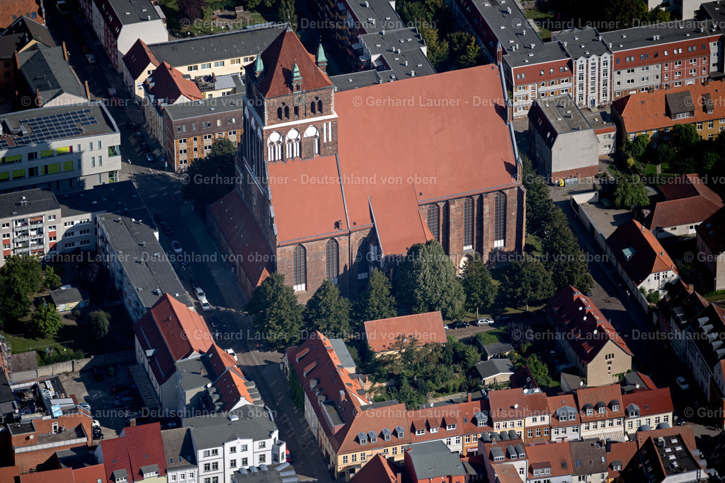 4061161 | GREIFSWALD 08.09.2021 Blick auf die evangelische St.-Marienkirche im Zentrum der Hansestadt Greifswald im Bundesland Mecklenburg-Vorpommern. Weiterführende Informationen bei: Evangelische Kirchengemeinde St. Marien Greifswald. // View of the Evangelical St. Mary's Church in Greifswald in Mecklenburg-West Pomerania. Further information at: Evangelische Kirchengemeinde St. Marien Greifswald. Foto: Gerhard Launer