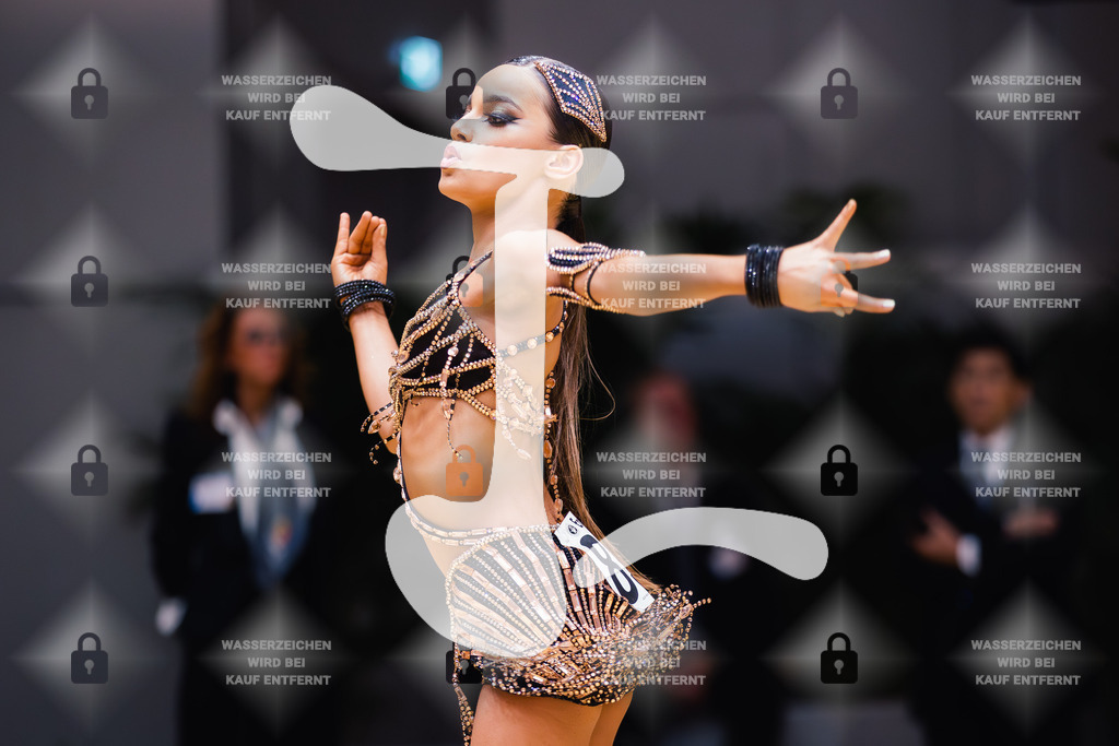 GOC 2025 - WDSF Solo Junior II Latin Female - 2025-08-21-8142 | Webshop for digital downloads and prints of dance sport, event & show photographer Julian Link - Realisiert mit Pictrs.com