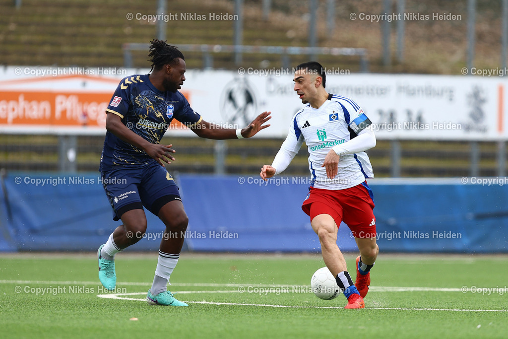 NH_HamburgerSVU21_1FCPhönixLübeck_RegionalligaNord_01032025 | #8 Milad Nejad (Hamburger SV U21), #4 Kevin Ntika Bondombe (1. FC Phönix Lübeck)Fußball I Herren I Regionalliga Nord I Saison 2024-2025 I 24. Spieltag I Hamburger SV U21 - 1. FC Phönix Lübeck I 01.03.2025 I Stadion Hoheluft