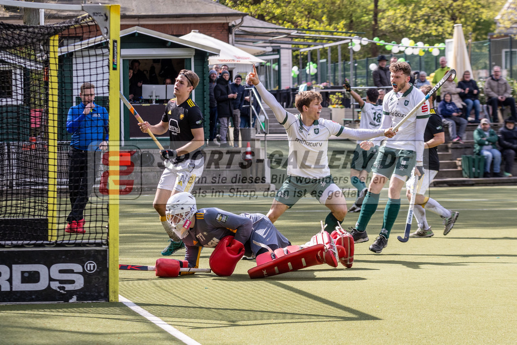 MJ_M_UHTC-HTHC_21.04.2024-29 | Pepe Steinau (Uhlenhorst Mülheim #3) &amp; Jasper Ditzer (Harvestehuder THC #77), Uhlenhorst Mülheim - Harvestehuder THC am 21.4.2024 im Waldstadion, Mülheim a. d. Ruhr