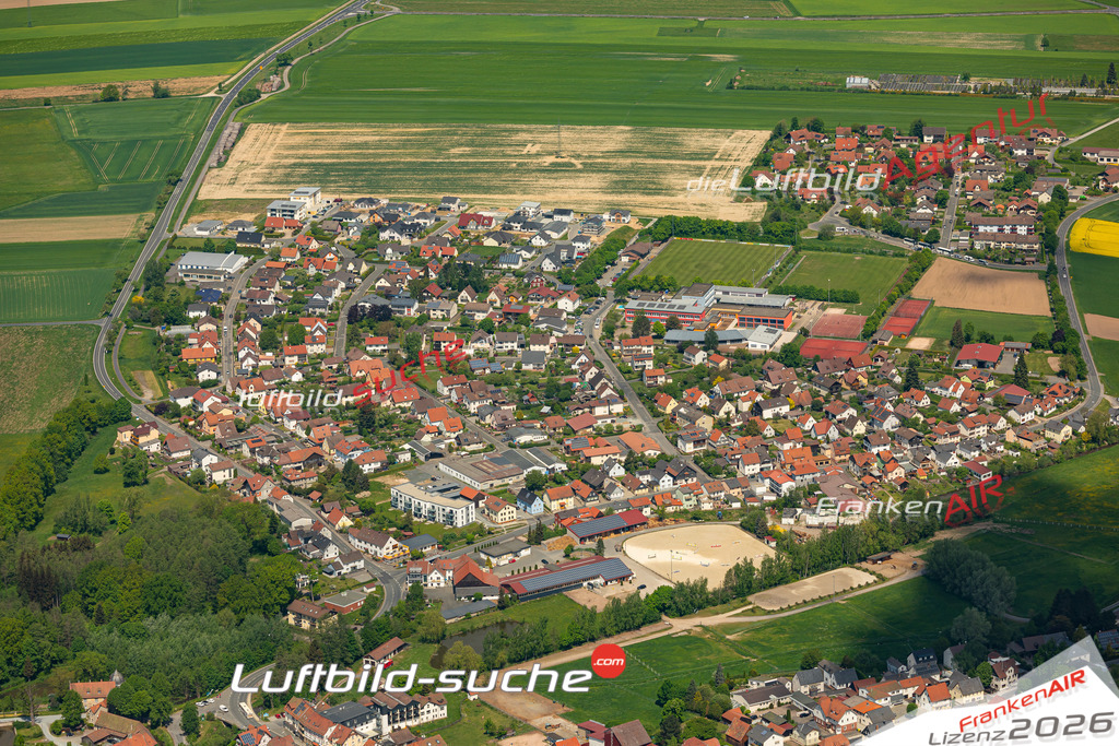 Das Luftbild der Stadt Mitwitz wurde 2022 vom Flugzeug heraus erstellt (keine Drohnen-Aufnahmen) Aufnahmehöhe ca.450 Meter- hohe Bildauflösung und Druck-Qualität. Garantiert!