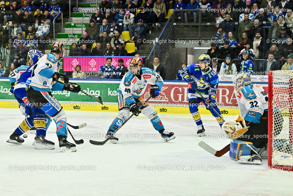 EC IDM Wärmepumpen VSV vs. STEINBACH BLACK WINGS LINZ  | #32 Tirronen Rasmus BLACK WINGS LINZ, #40 WALLENTA Elias EC VSV, #46 Würschl Niklas Andre BLACK WINGS LINZ, #47 Roe Logan BLACK WINGS LINZ, EC IDM Wärmepumpen VSV vs. STEINBACH BLACK WINGS LINZ , EC IDM Wärmepumpen VSV vs. STEINBACH BLACK WINGS LINZ  am 28.01.2025 in Villach (Stadthalle Villach), Austria, (Photo by Bernd Stefan)