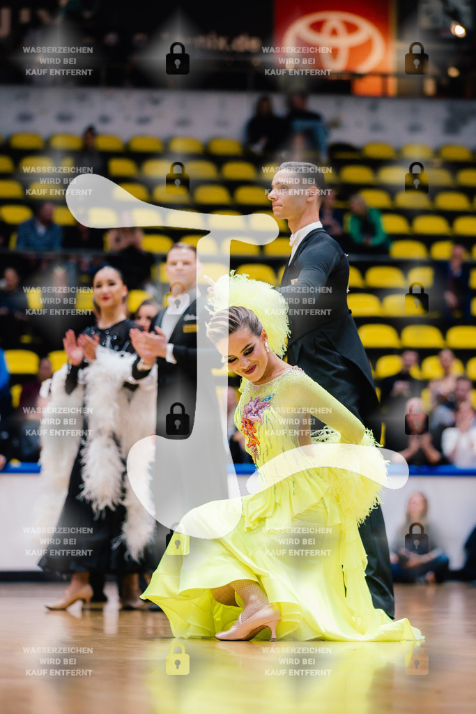 Hessen Tanzt WDSF International Open Standard 5th (86) Vladyslav Tsykhanovskyi _ Veronika Tsikhanovska (Schwarz-Weiß-Club Pforzheim)-2025-05-17-9987 | Webshop for digital downloads and prints of dance sport, event & show photographer Julian Link - Realisiert mit Pictrs.com