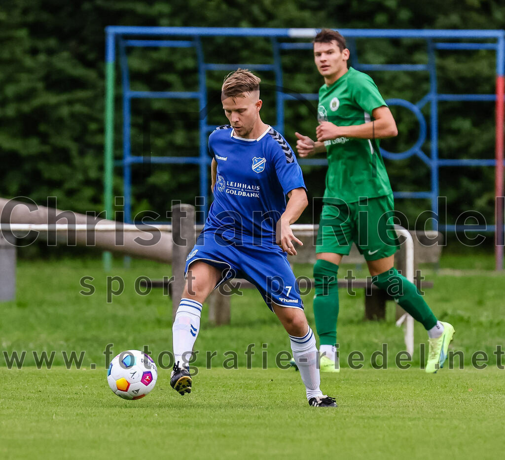 2023-08-04_028_FC_Forstern_gegen_FC_Langengeisling_II | Forstern, Deutschland, 04.08.2023:
Fußball, Kreisklasse 2023 / 2024, 1. Spieltag, FC Forstern gegen FC Langengeisling II, Endergebnis: 2:1

Thomas Hinterwimmer (FC Langengeisling, #7)

Foto: Christian Riedel / fotografie-riedel.net