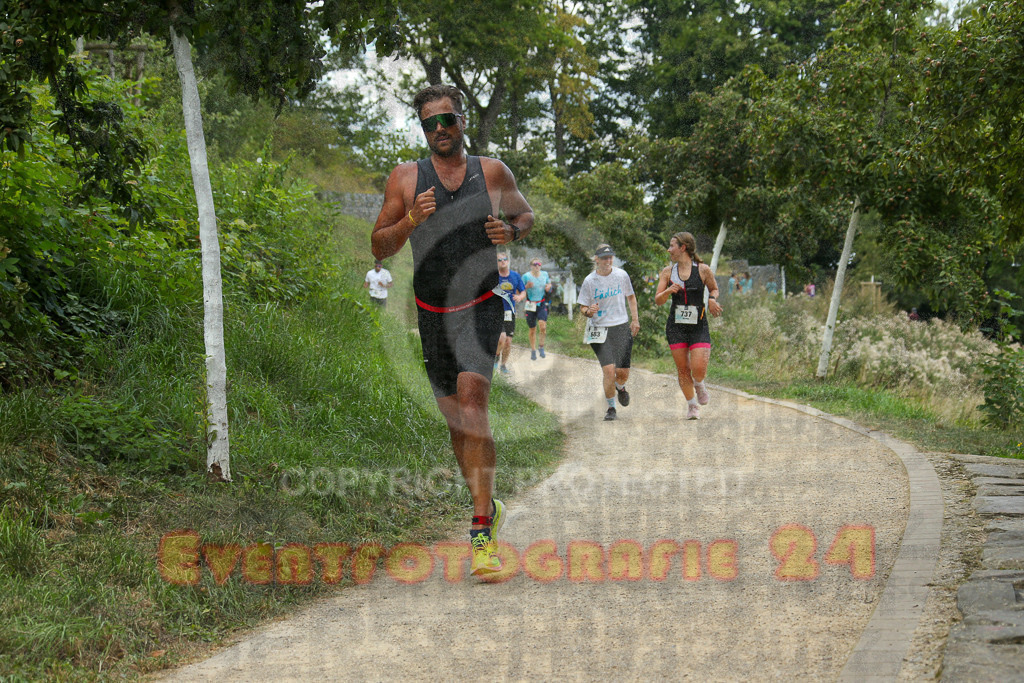 250824_1426_EX1_6210 | Sportfotografie im Rhein-Sieg Kreis, Köln, Bonn, NRW, Rheinland Pfalz, Hessen, etc. Unser Tätigkeitsfeld umfasst den Laufsport vom Volkslauf über den Marathon, Duathlon, Triathon bis zum Ultralauf wie Kölnpfad Ultra oder Schindertrail.