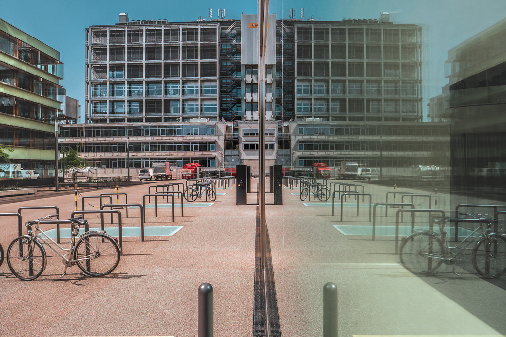 Biozentrum Basel | Schöne Fotografien aus der Stadt und der Natur zum bestellen oder selber hochladen. Druck auf Foto, Postkarte, Kalender, FineArt Hahnemühle, Alu-Dibond , Akustikbilder zur Absorption von Schall und Lärm etc. - Realisiert mit Pictrs.com