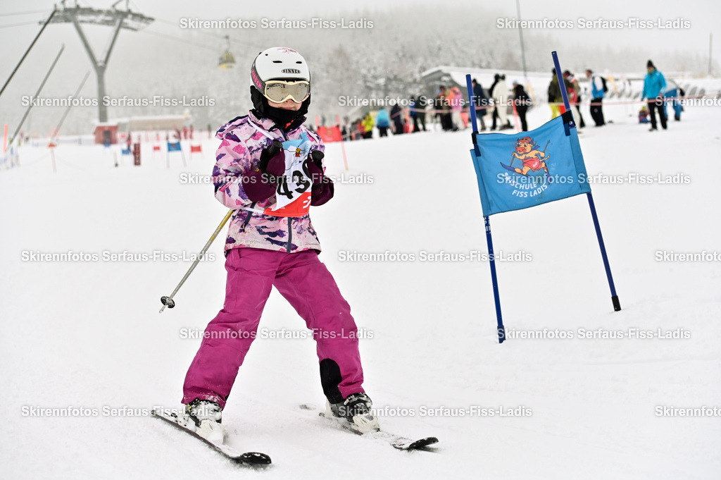 SRF_20.02.2026_0237 | Skirennfotos,Serfaus,Fiss,Ladis,Kinderskirennen,Winter,Tirol,Oberland,skirace,SFL,feelfree,weil wir's genießen,ski,Ski,skifahren,Sonnenplateau, - Realisiert mit Pictrs.com